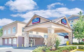 Howard Johnson By Wyndham North Bergen